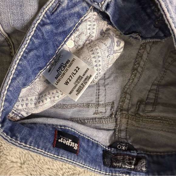 Silver Jeans Co. Aiko Mid-Rise Super Stretch Capri Jeans |W27/L22| Cropped Denim - Picture 5 of 6